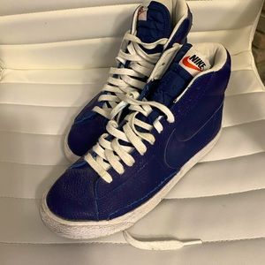 Nike -Boys high top sneakers. Durable for summer fun. Size 7Y